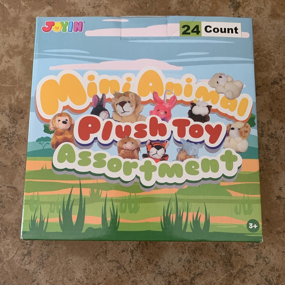 Mini Animal Plush Toy Set New in Box of 24 variety pack pieces